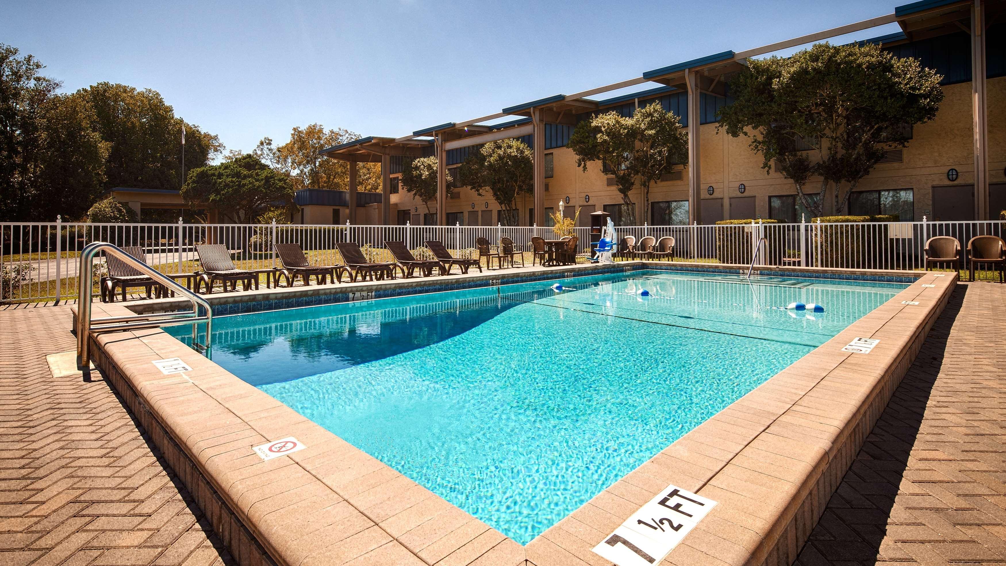 Best Western Crossroads Inn DeFuniak Springs Eksteriør billede