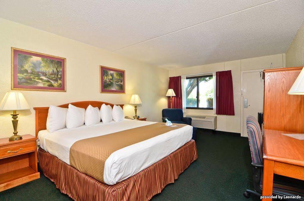 Best Western Crossroads Inn DeFuniak Springs Værelse billede