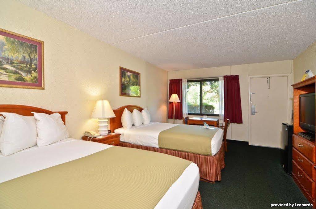 Best Western Crossroads Inn DeFuniak Springs Værelse billede